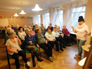 Uczestnicy spotkania z pedagogiem- widok z przodu Sali
